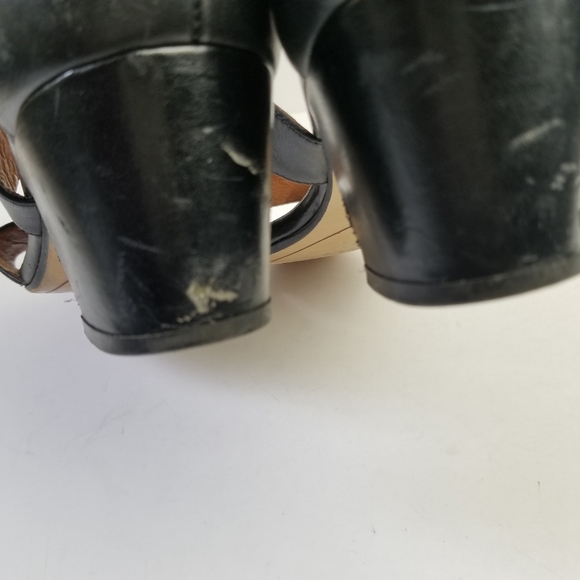 Halogen Rena Crisscross Low Heel Sandals - Picture 8 of 9